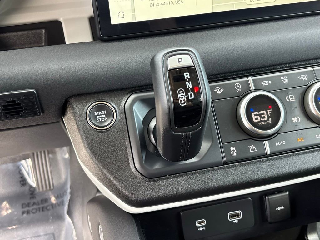 Used 2023 Land Rover Defender 110 SE image 22