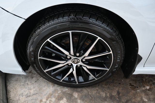 Used 2022 Toyota Camry SE w/ Cold Weather Package image 10