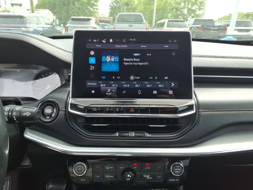 Used 2022 Jeep Compass Limited image 10