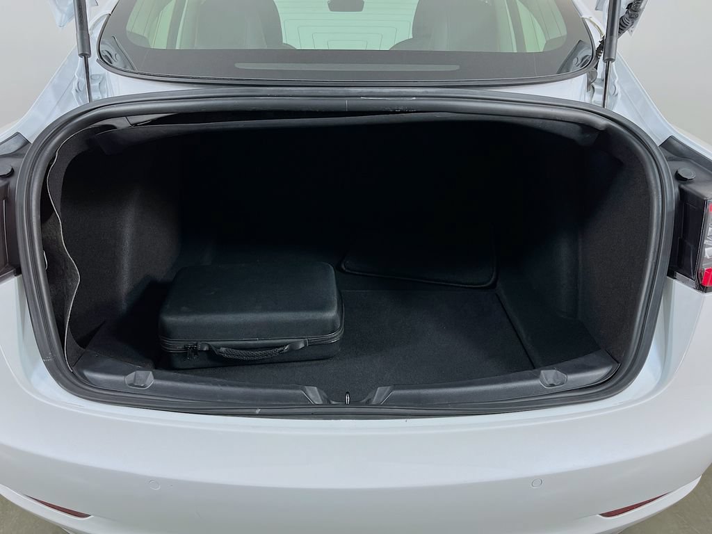 Used 2020 Tesla Model 3 Standard Range RWD image 10