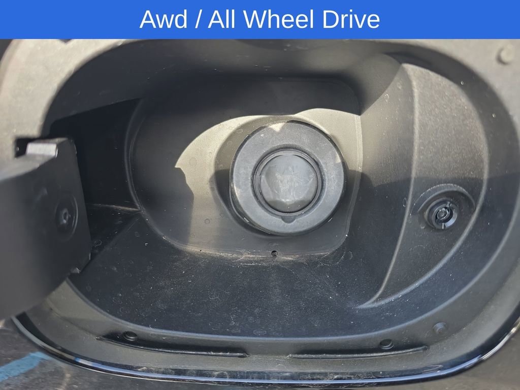 Used 2026 Chevrolet Traverse RS w/ LPO, Floor Liner Package AWD/4WD image 12