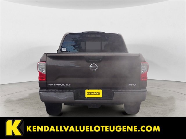 Used 2017 Nissan Titan SV image 4