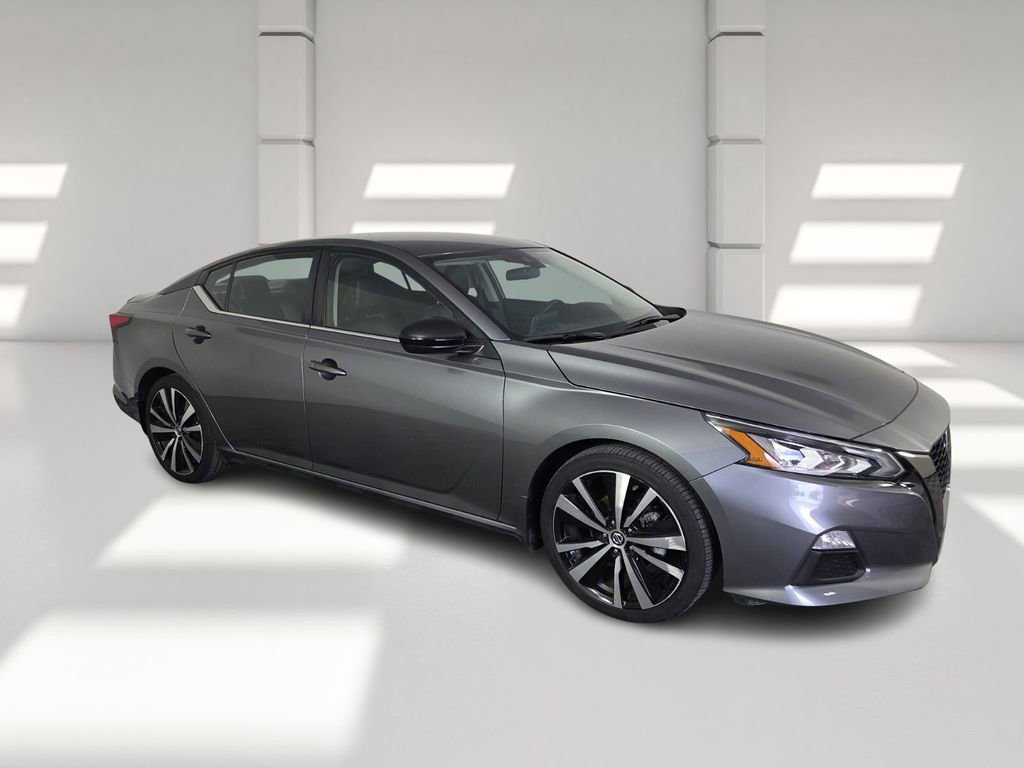 Used 2022 Nissan Altima 2.5 SR image 2