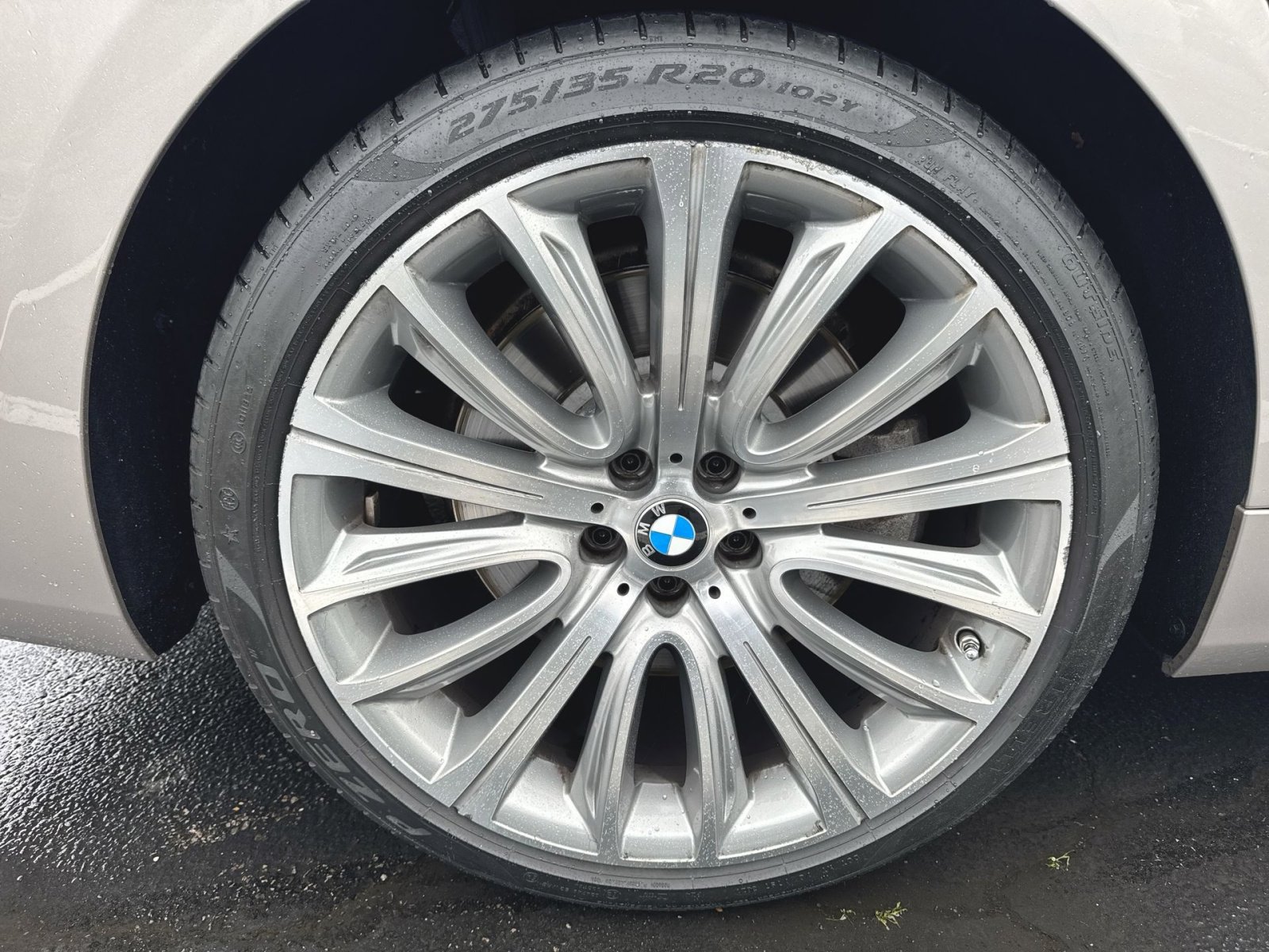 Used 2021 BMW 750i xDrive w/ Executive Package image 31