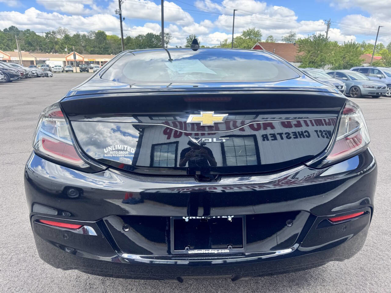 Used 2018 Chevrolet Volt Premier w/ Driver Confidence Package FWD image 8