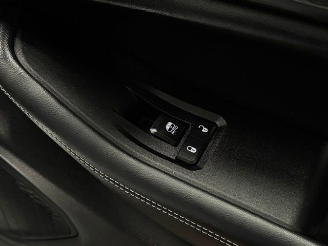 Used 2023 Jeep Grand Cherokee Altitude image 15