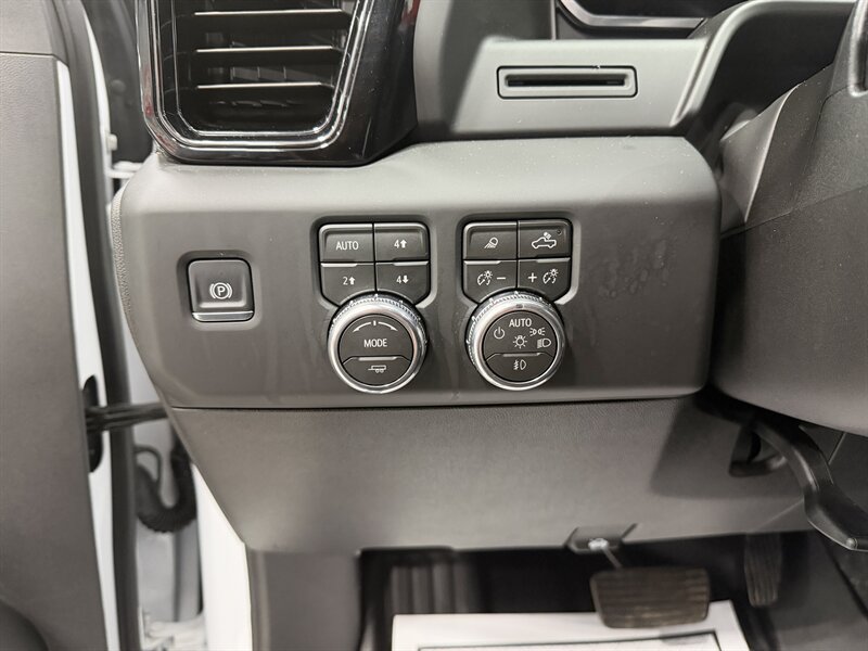 Used 2026 GMC Sierra 2500 AT4 AWD/4WD image 11