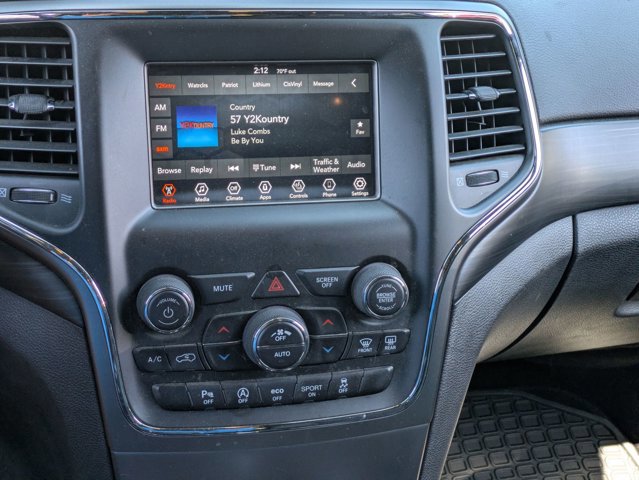 Used 2019 Jeep Grand Cherokee Laredo image 12