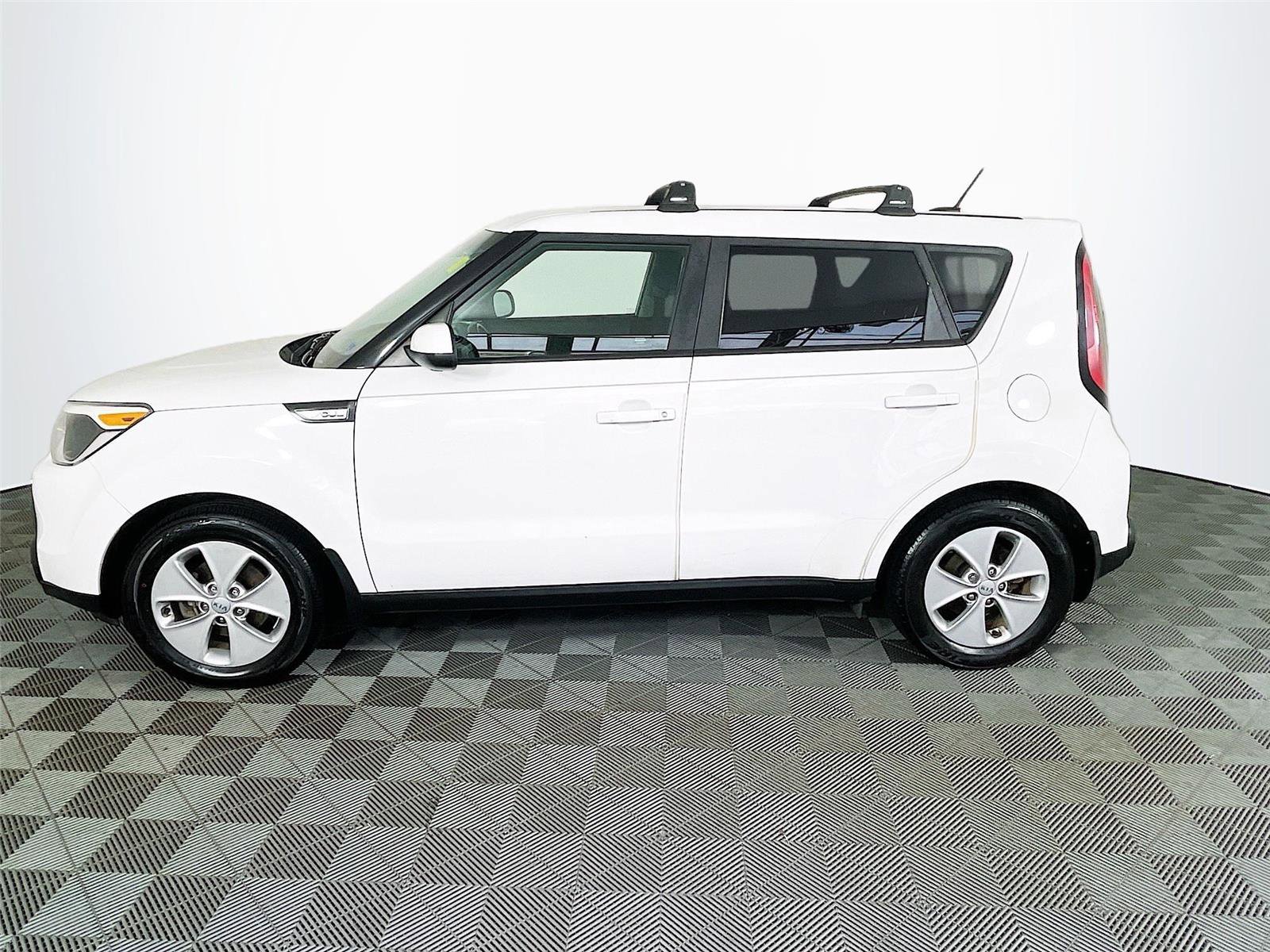 Used 2016 Kia Soul w/ Convenience Package FWD image 4