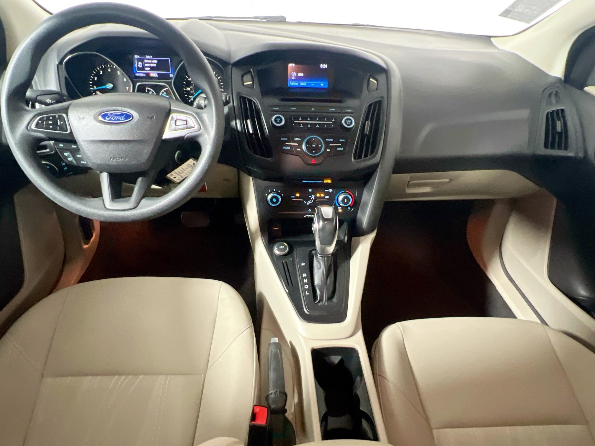 Used 2015 Ford Focus SE FWD image 28