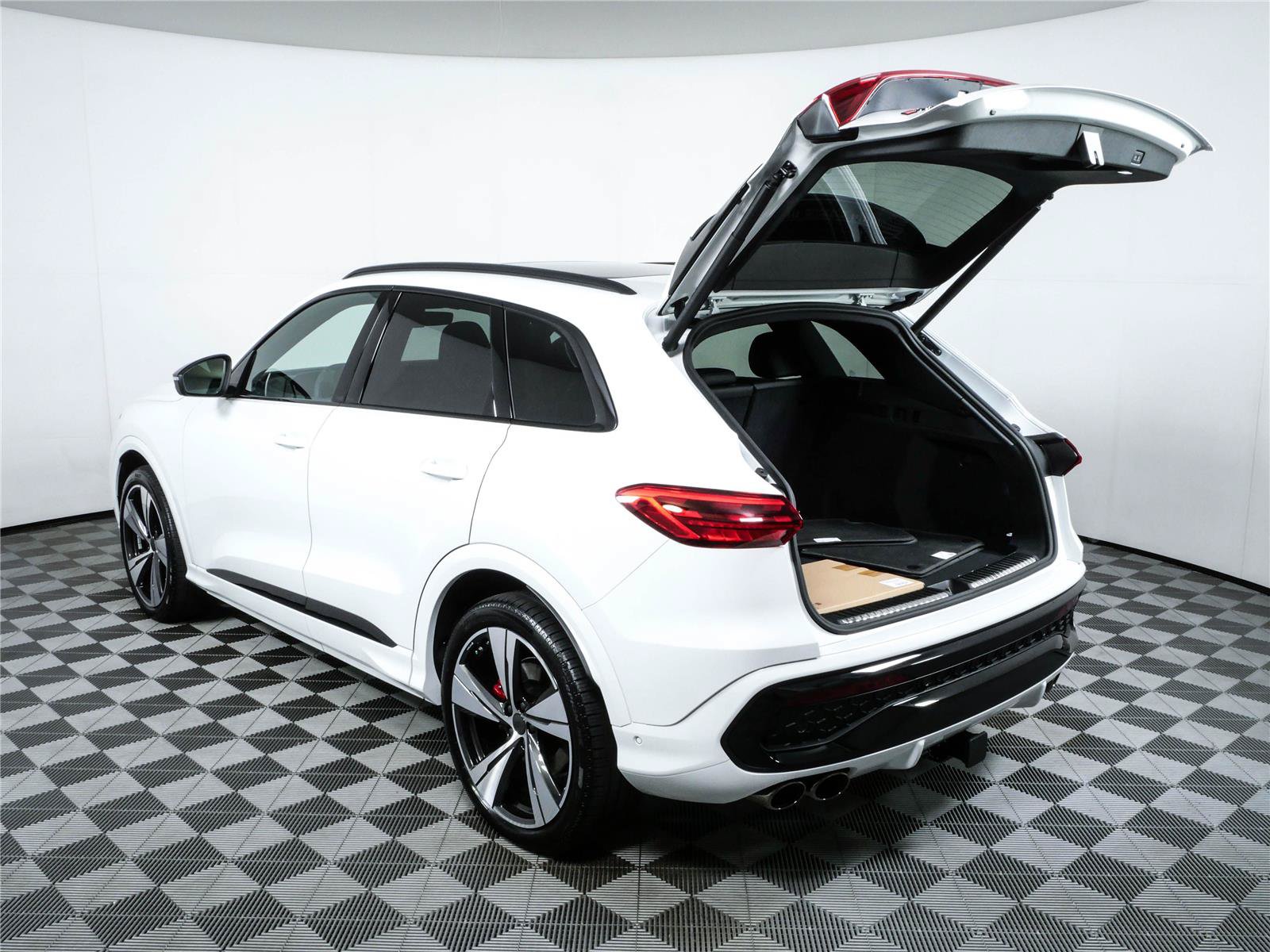 New 2026 Audi SQ5 Prestige AWD/4WD image 36