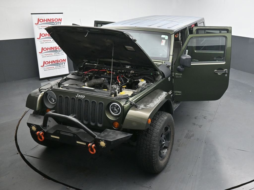 Used 2007 Jeep Wrangler Unlimited Sahara w/ Dual Top Group AWD/4WD image 37