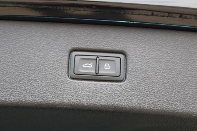 Used 2022 Audi Q7 3.0T Premium Plus AWD/4WD image 42