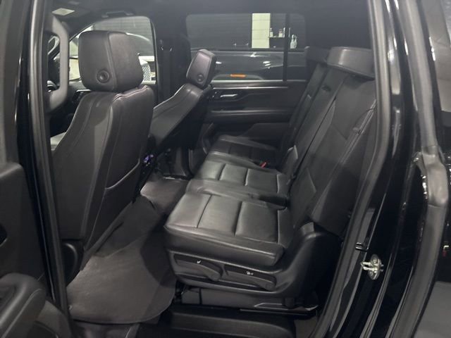 Used 2025 Chevrolet Suburban Z71 image 28