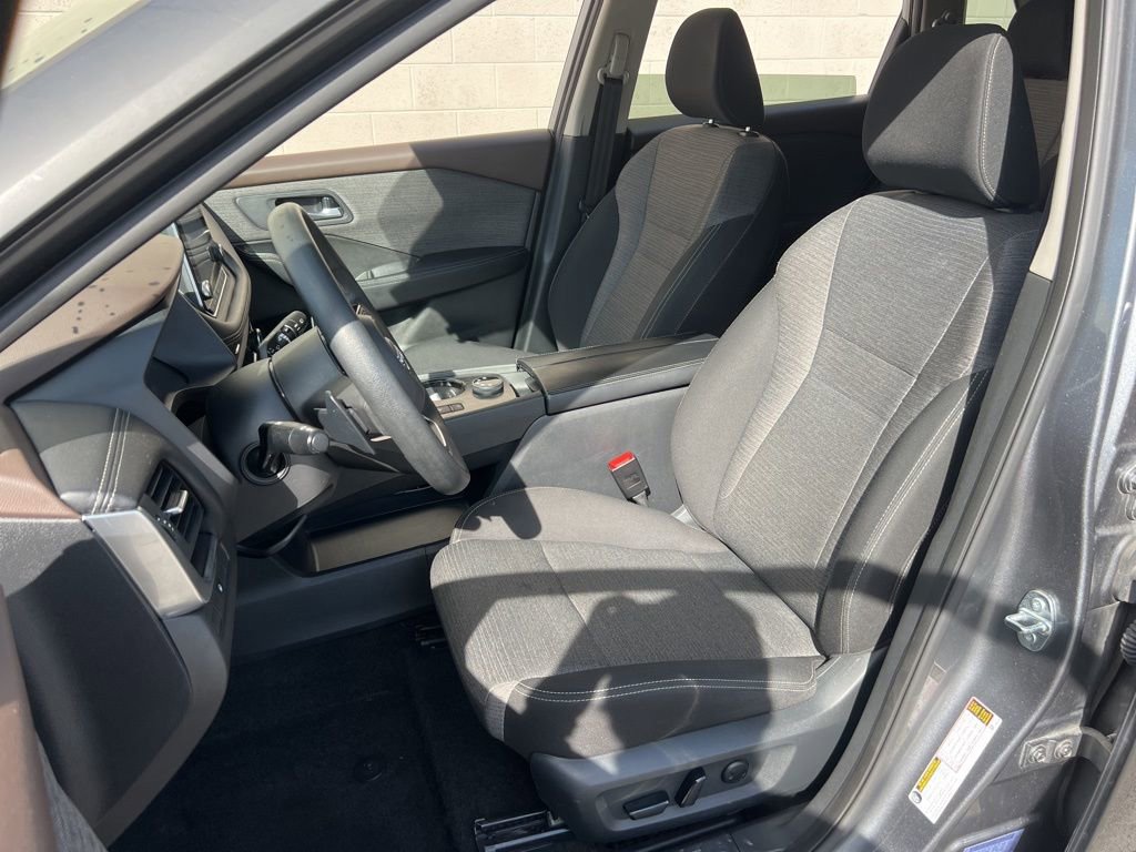 Used 2023 Nissan Rogue SV image 21