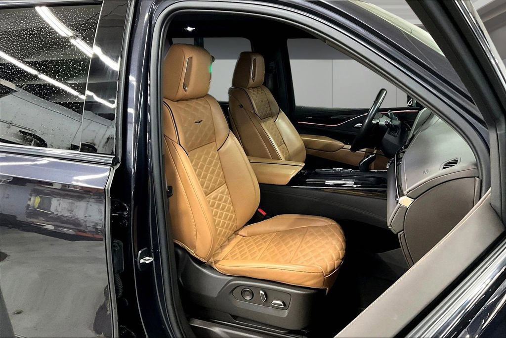 Certified 2023 Cadillac Escalade Sport w/ Touring Package image 30