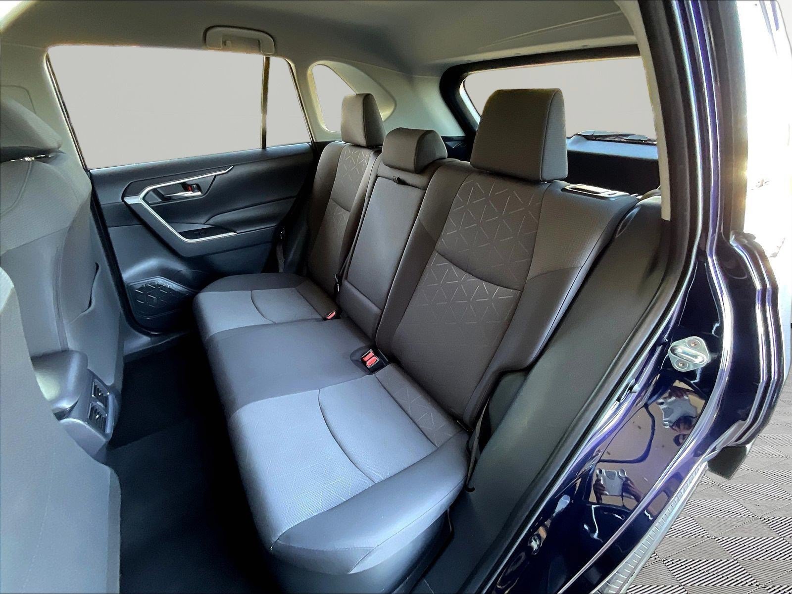 Used 2025 Toyota RAV4 XLE AWD/4WD image 22