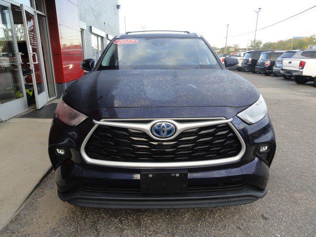 Used 2023 Toyota Highlander XLE image 7