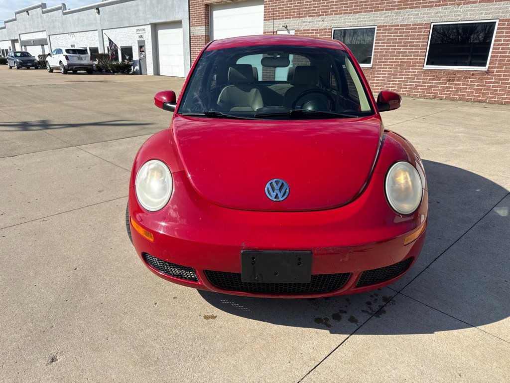 Used 2009 Volkswagen Beetle S image 2
