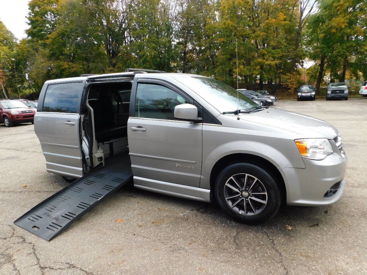 Used 2017 Dodge Grand Caravan SXT