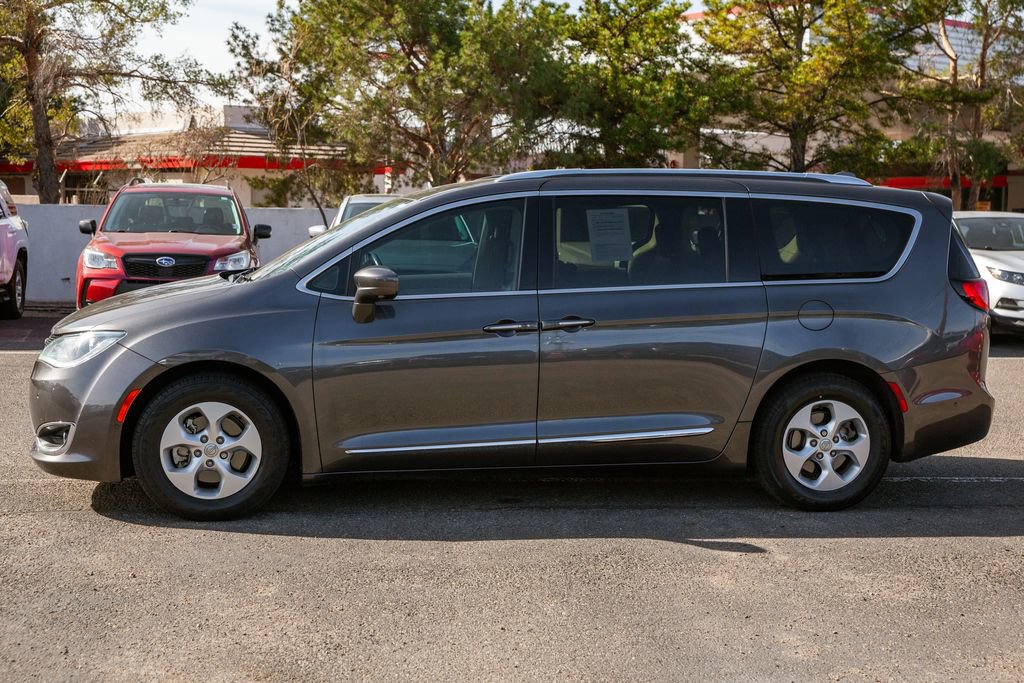 Used 2017 Chrysler Pacifica Touring-L Plus w/ Advanced Safetytec Group image 8