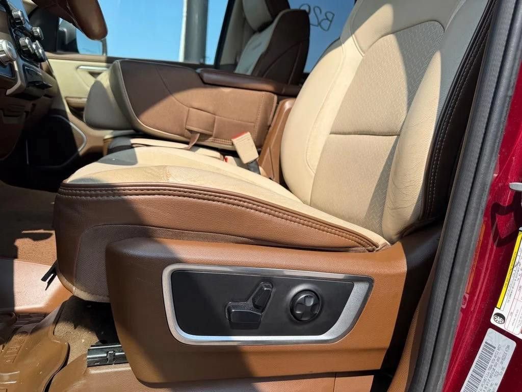 Used 2019 RAM 1500 Laramie AWD/4WD image 14