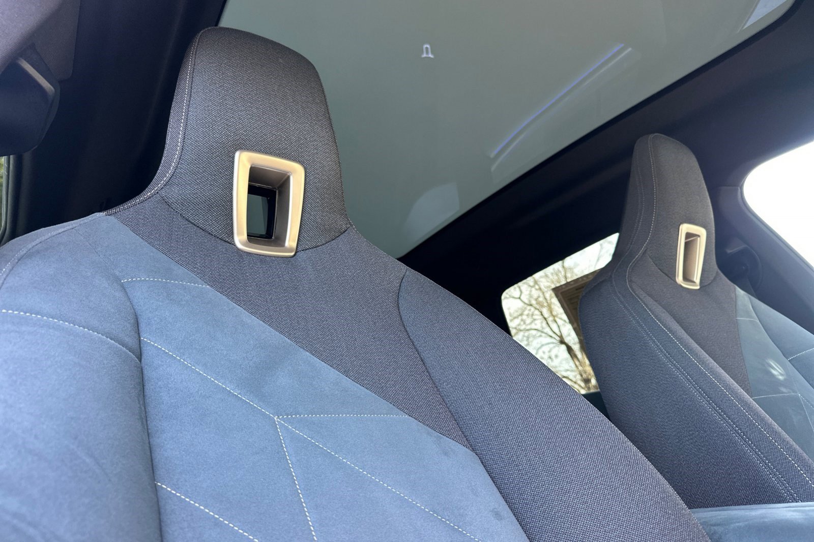 Used 2023 BMW iX xDrive50 w/ Premium Package image 21