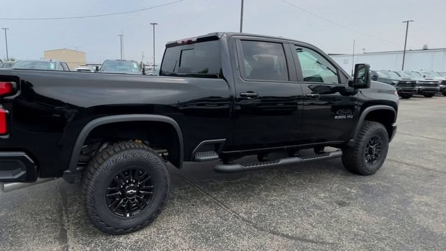 New 2026 Chevrolet Silverado 2500 ZR2 AWD/4WD image 2