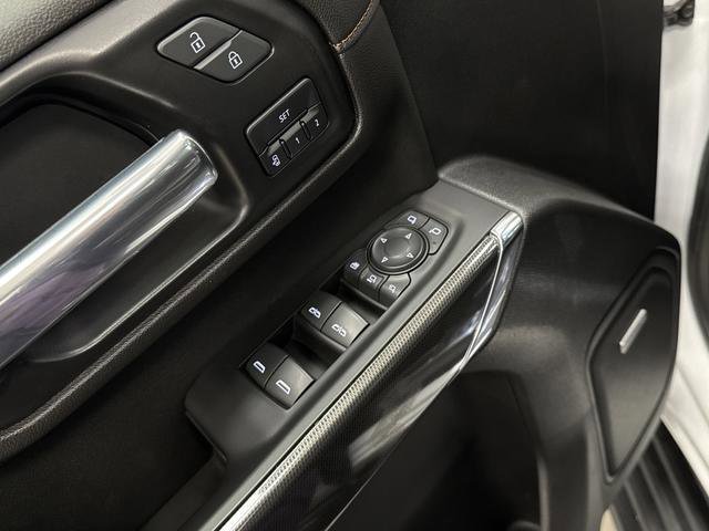 Used 2022 GMC Sierra 2500 AT4 w/ AT4 Premium Plus Package AWD/4WD image 32