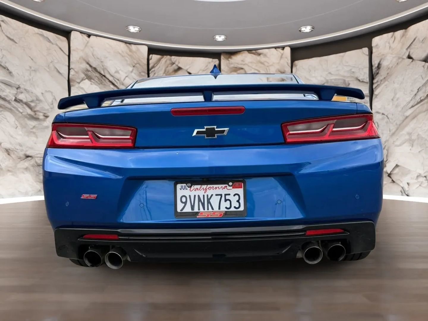 Used 2018 Chevrolet Camaro SS RWD image 7