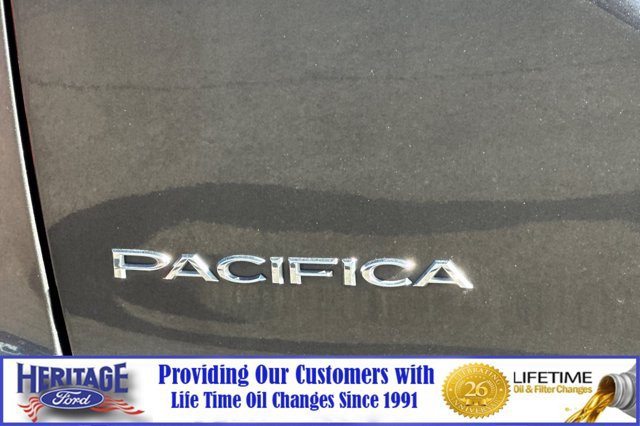 Used 2021 Chrysler Pacifica Touring-L FWD image 28