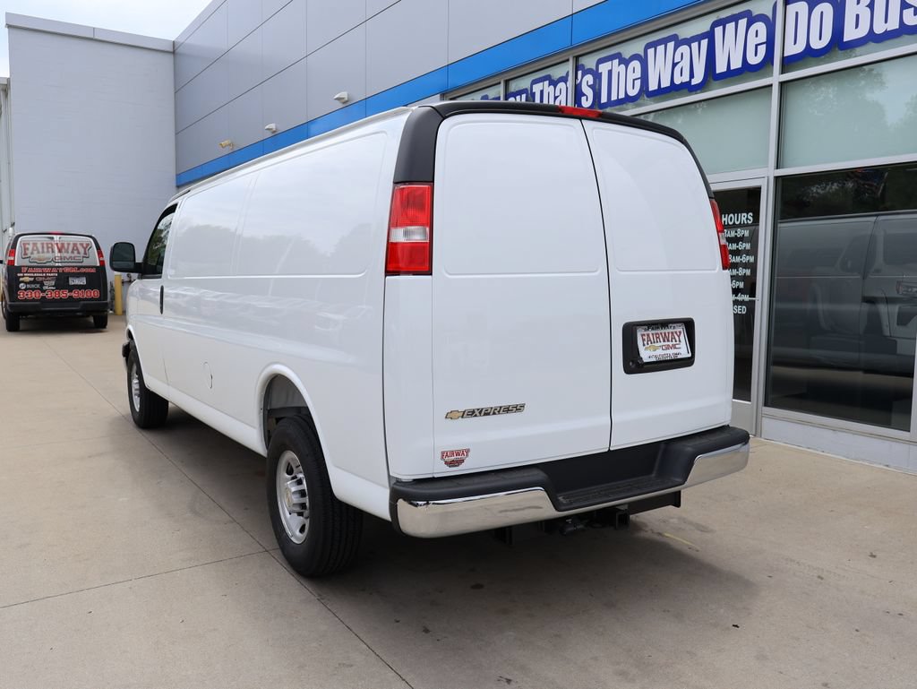 New 2026 Chevrolet Express 3500 Extended w/ Driver Convenience Package RWD image 9
