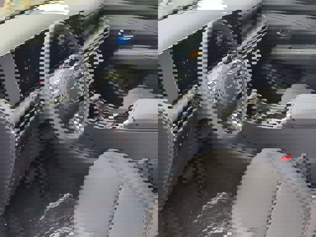 New 2026 Hyundai Tucson SE image 13