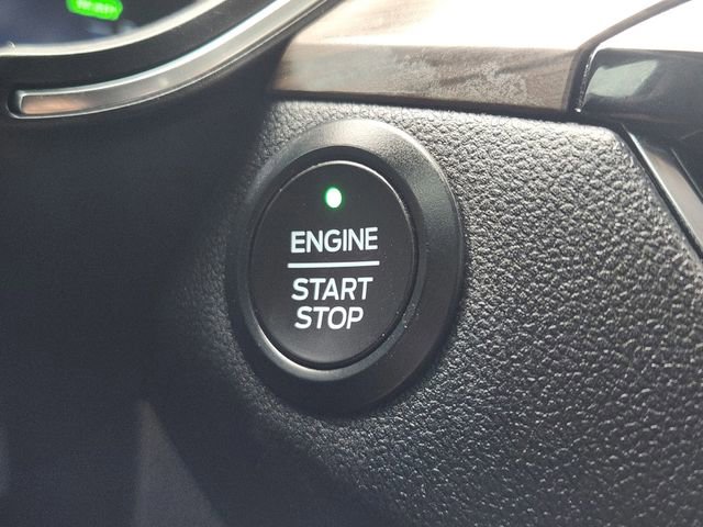 Used 2020 Ford Escape Titanium w/ Titanium Premium Package 2.0 FWD image 21