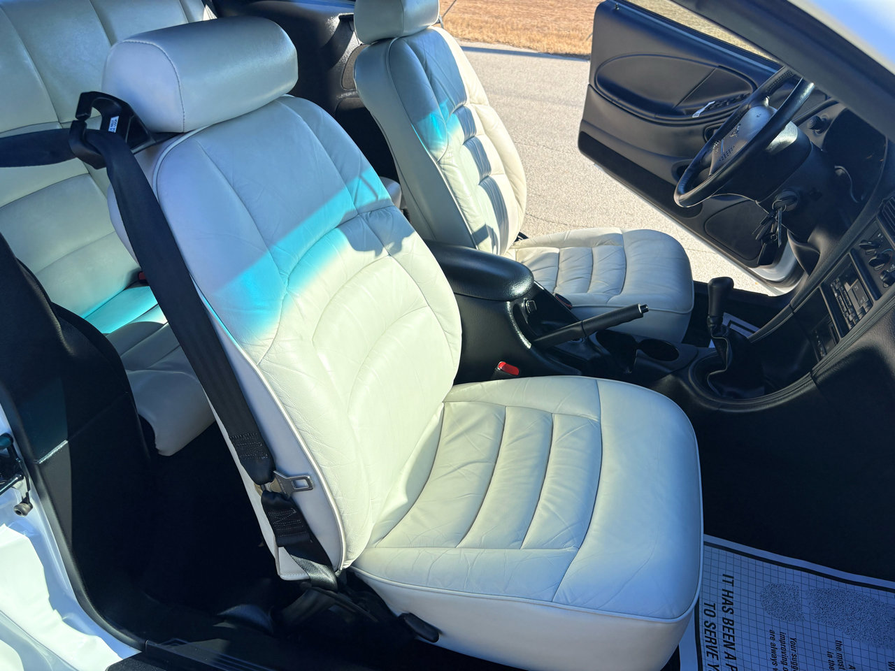 Used 1998 Ford Mustang Convertible image 33