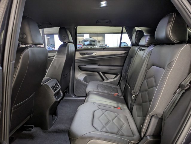 Used 2024 Volkswagen Atlas Cross Sport SE FWD image 14