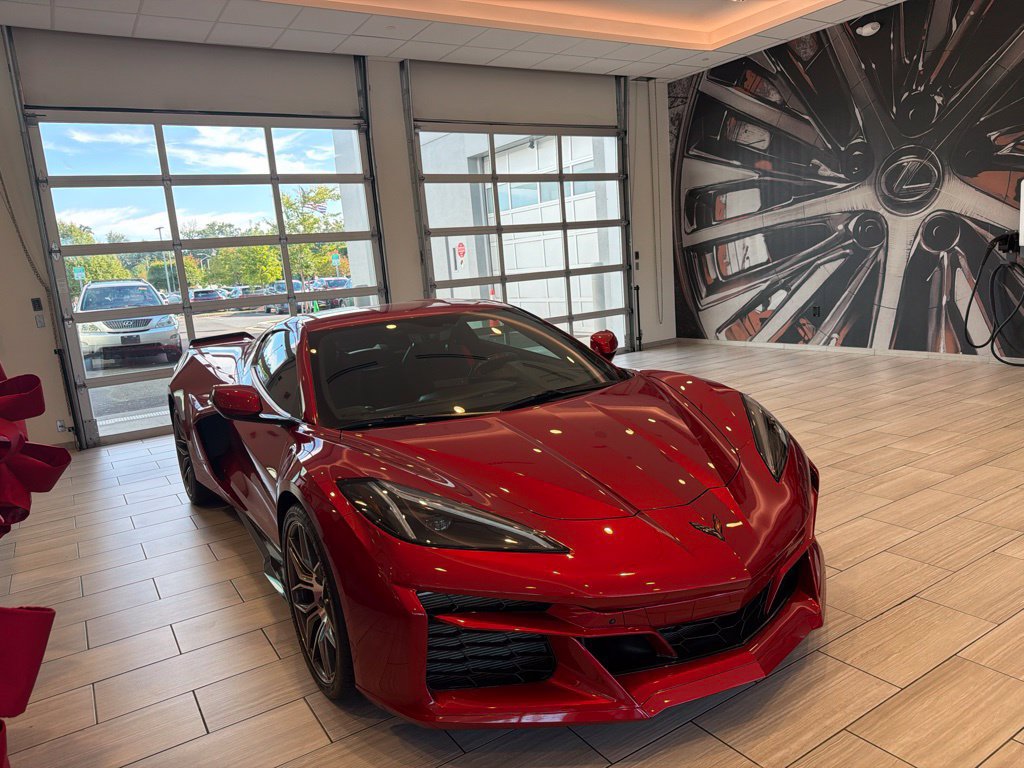 Used 2023 Chevrolet Corvette Z06 w/ Stealth Interior Trim Package RWD image 4