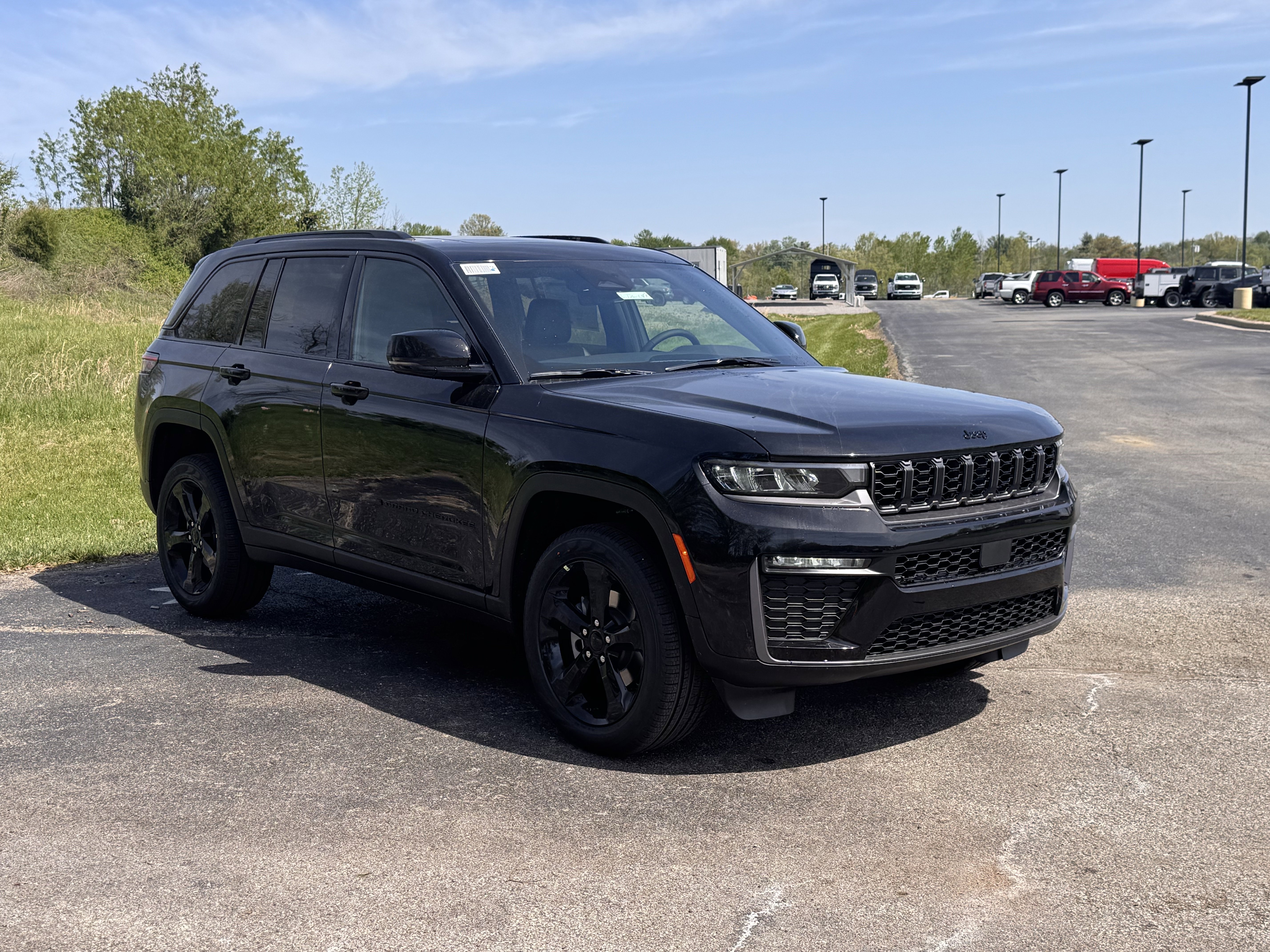 New 2026 Jeep Grand Cherokee Limited AWD/4WD image 2