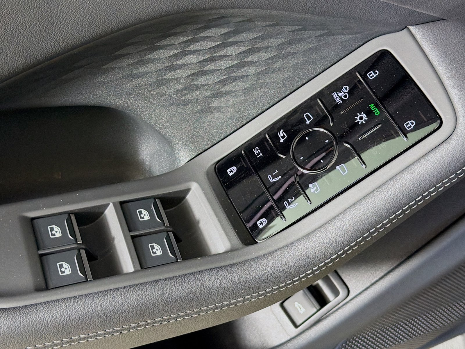 New 2026 Audi A6 Premium Plus AWD/4WD image 17