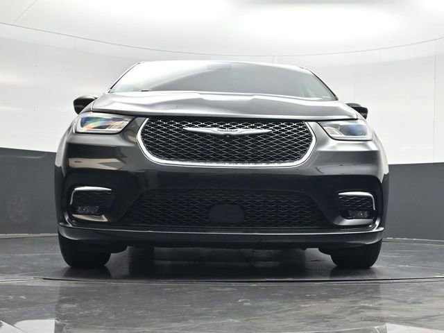 Used 2023 Chrysler Pacifica Touring-L image 54