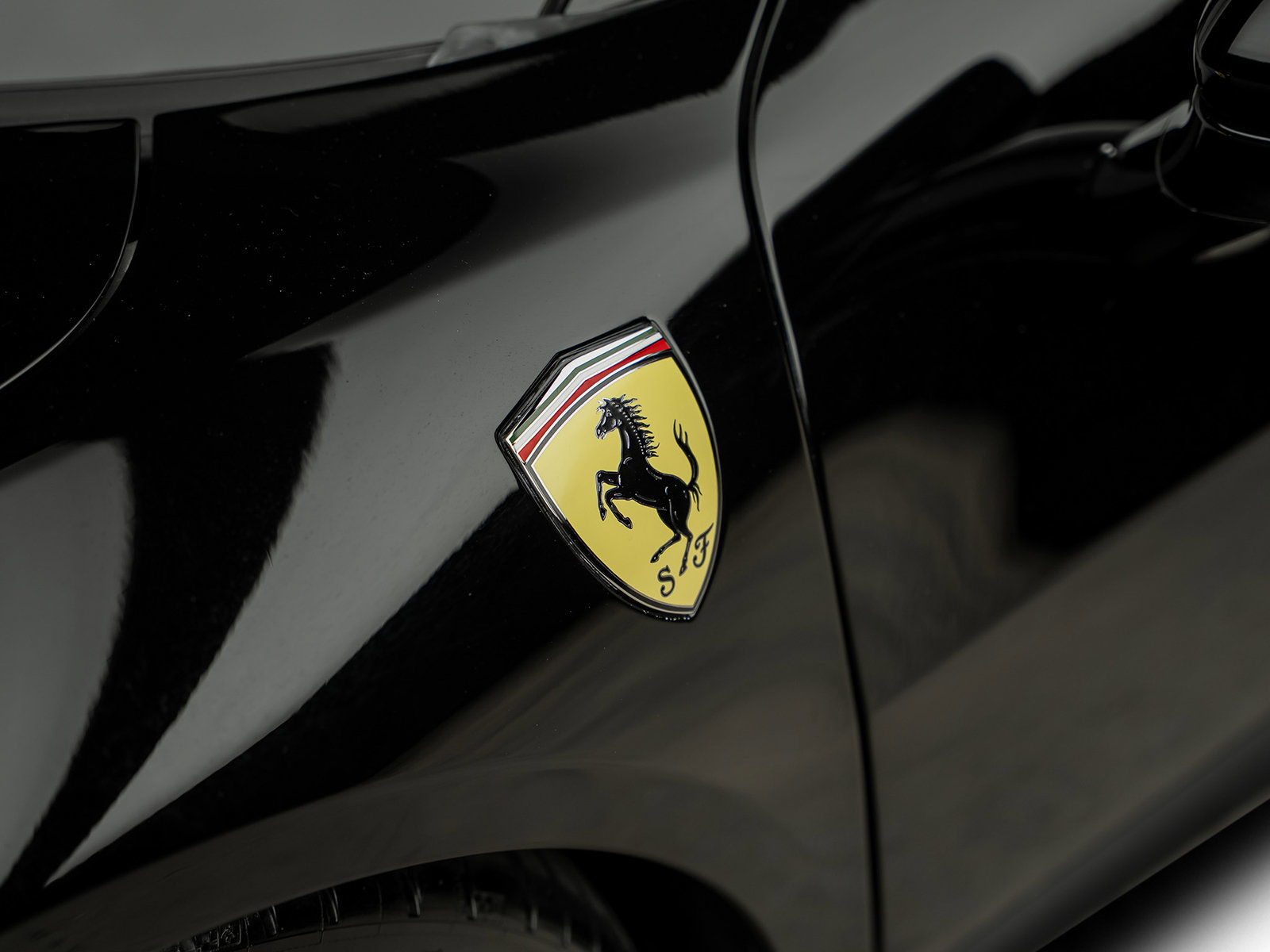 Used 2024 Ferrari 296 GTS RWD image 25