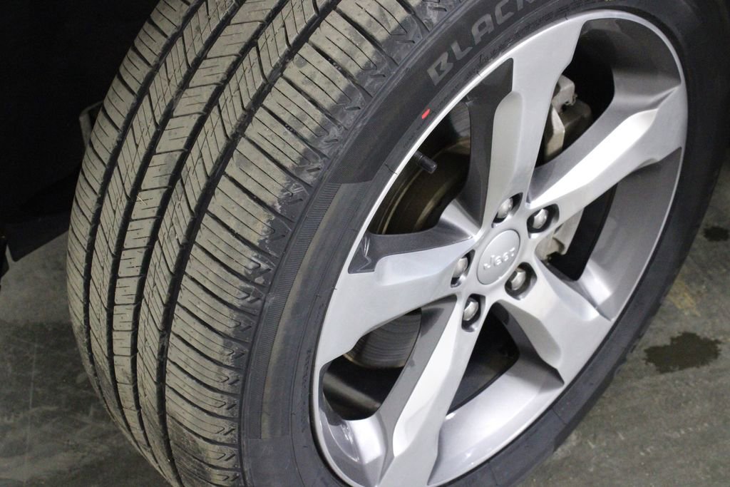 Used 2021 Jeep Grand Cherokee L Limited w/ Luxury Tech Group II image 45