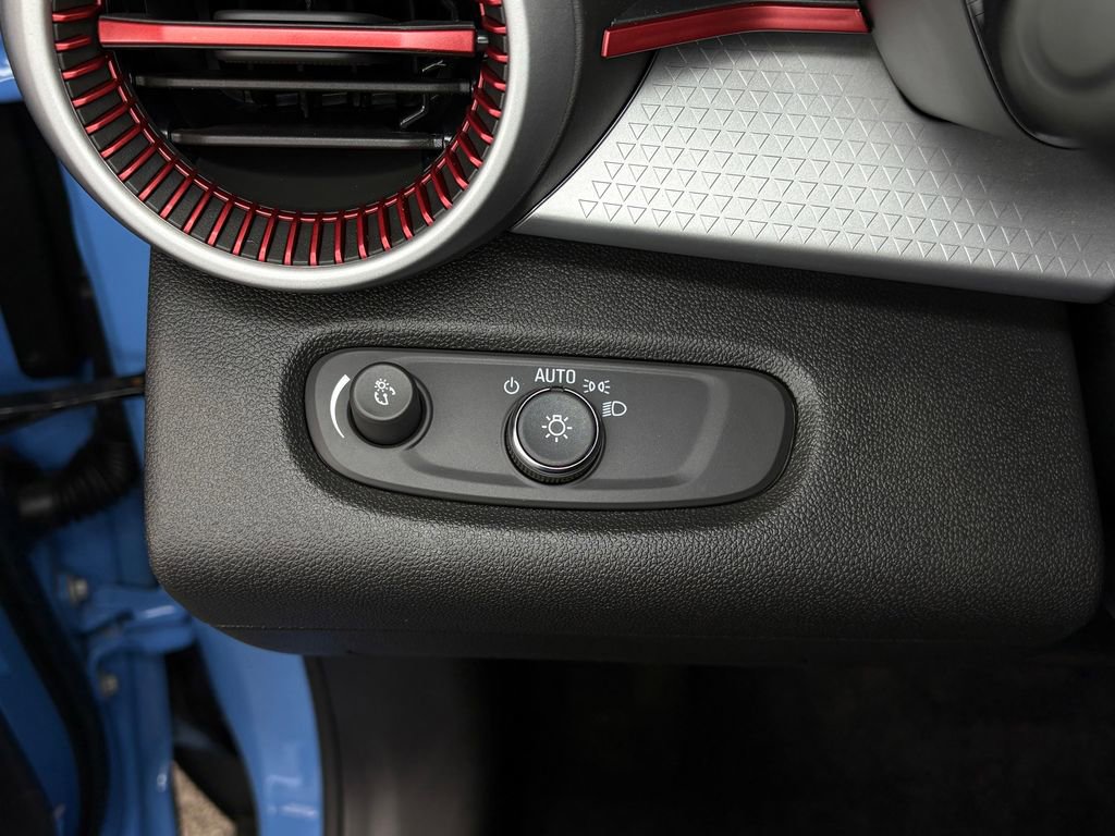 Used 2024 Chevrolet Trax RS w/ Driver Confidence Package image 18