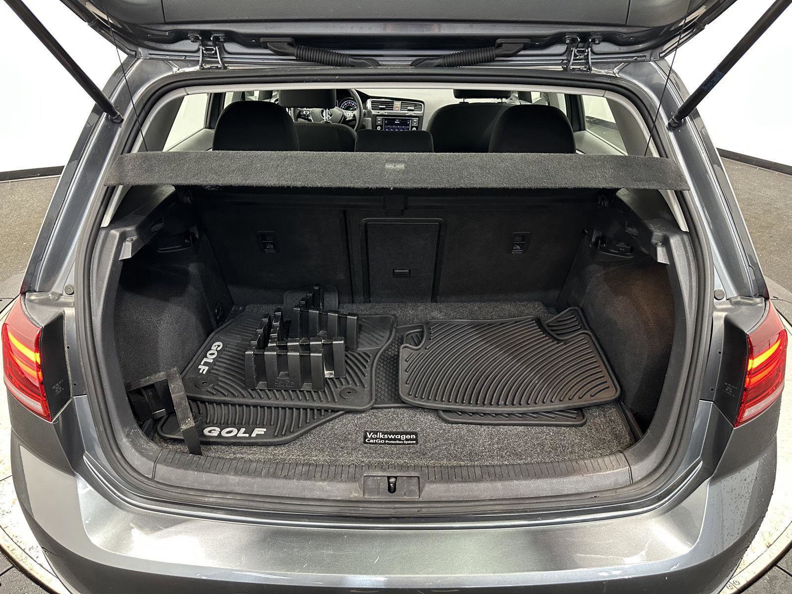 Used 2019 Volkswagen Golf S image 27