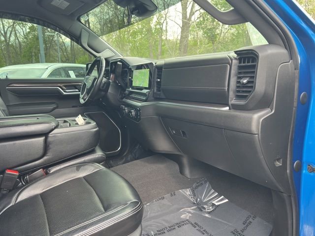 Used 2022 Chevrolet Silverado 1500 LT w/ Z71 Off-Road Package AWD/4WD image 26