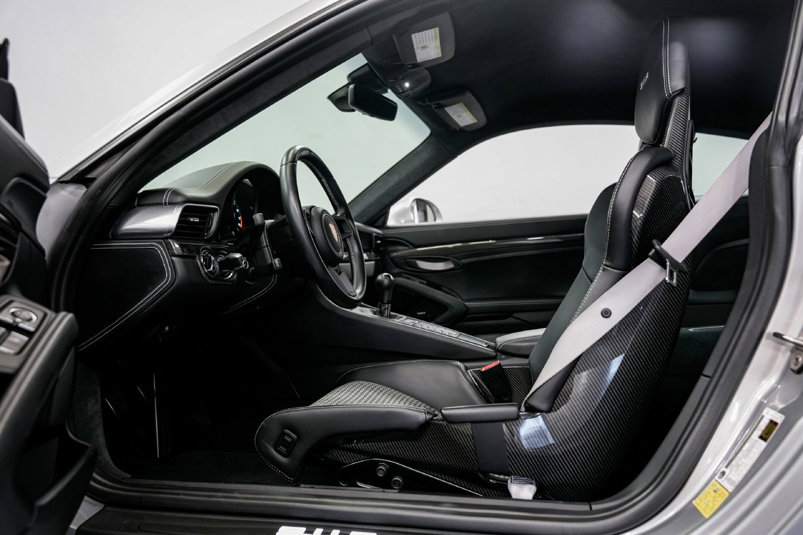 Used 2016 Porsche 911 R RWD image 22