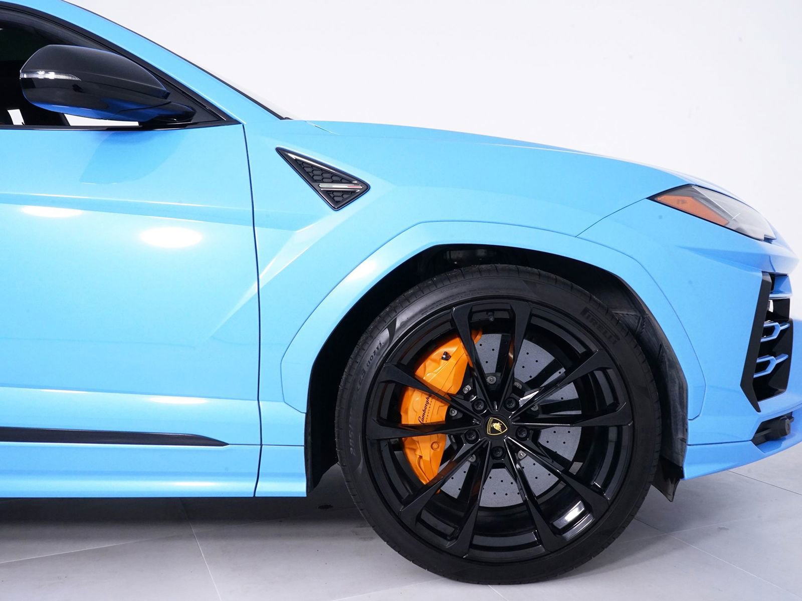 Used 2021 Lamborghini Urus AWD/4WD image 16