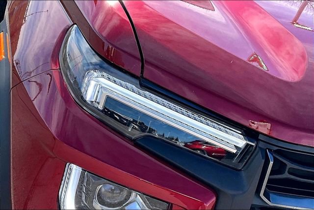 Used 2023 GMC Canyon AT4 w/ AT4 Premium Package image 30