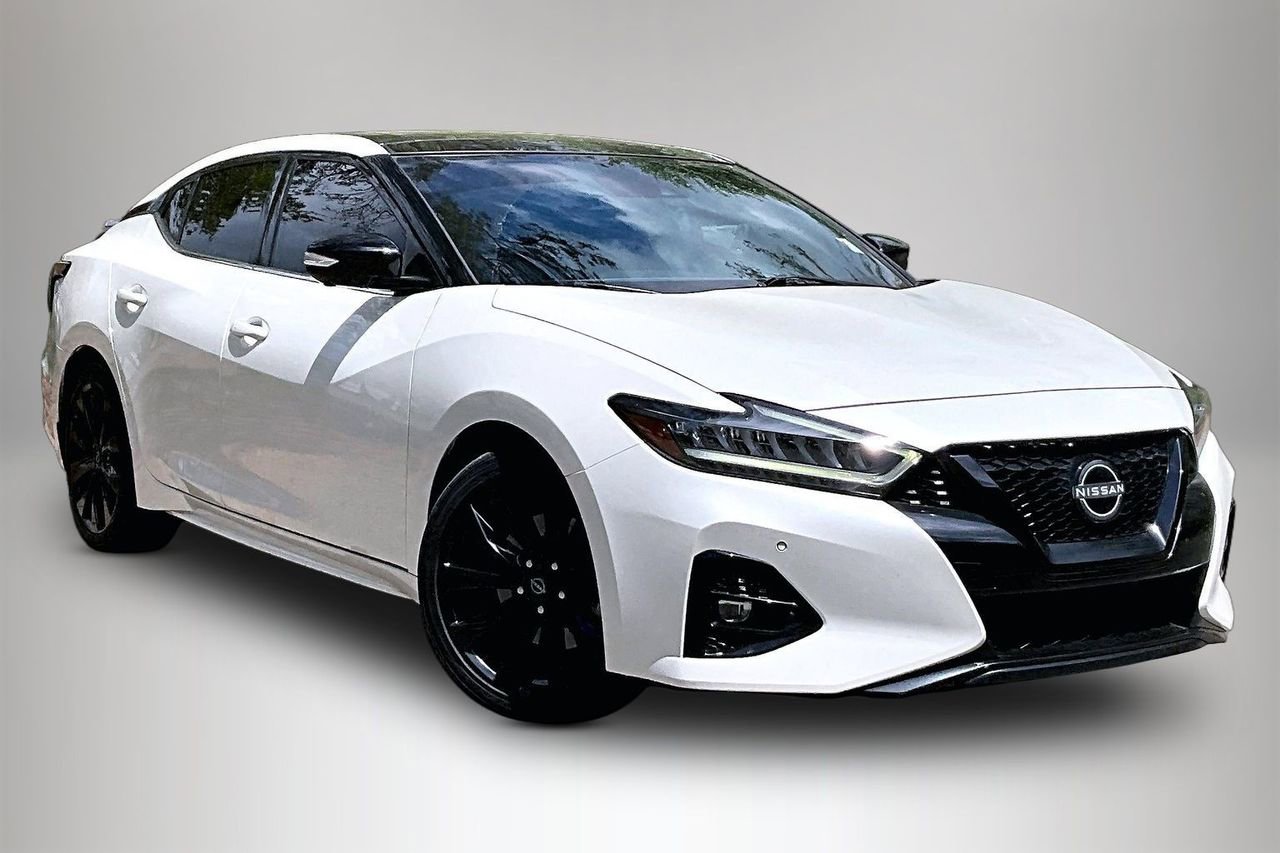 Used 2023 Nissan Maxima SR w/ Sport Mat Group FWD image 2