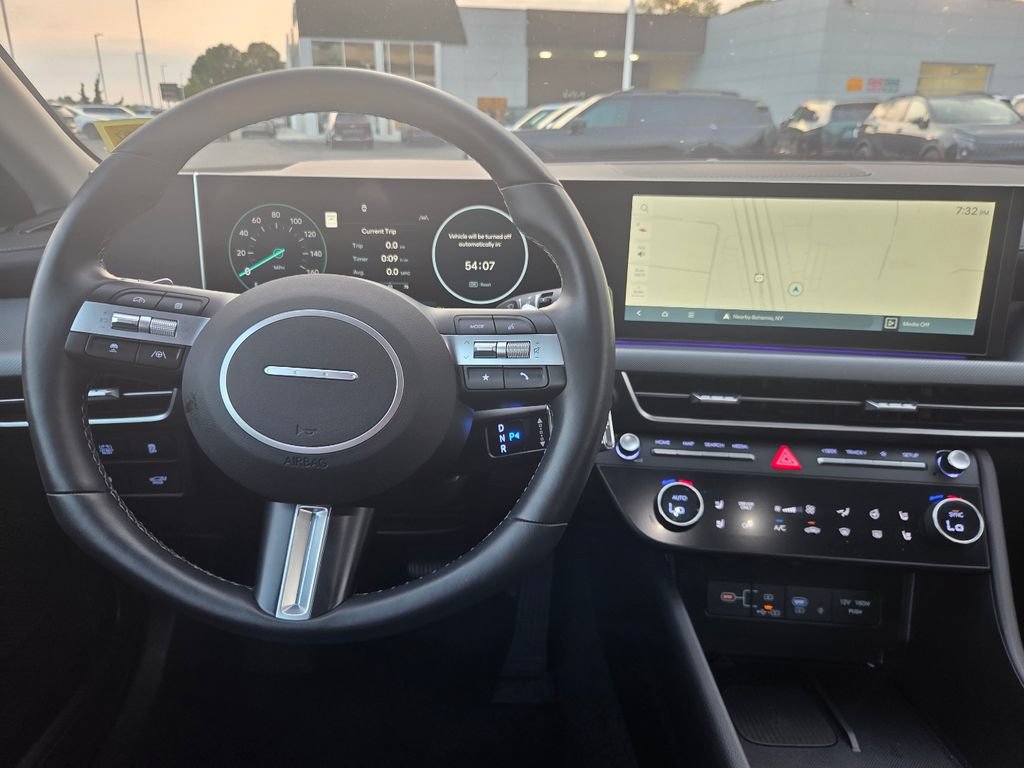 Used 2025 Hyundai Sonata Limited FWD image 13